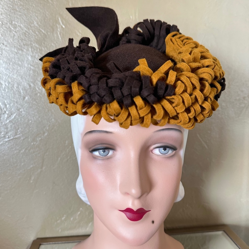 RARE 1930's BROWN/GOLD FELT TILT HAT